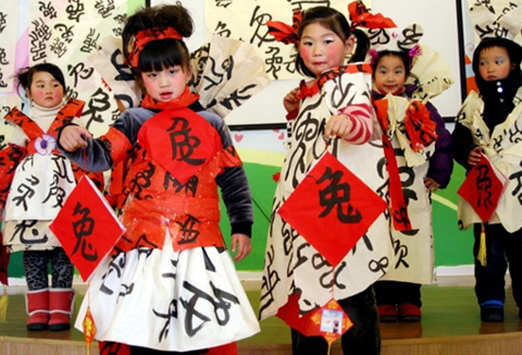 Người nhà nạn nhân MH370 an ủi thân nhân hành khách MH17